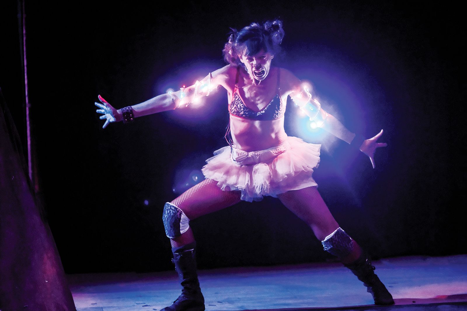 Naomi Silman, LUME Teatro (BR): Nekraj Agade Tchainik | Janez Zalaznik