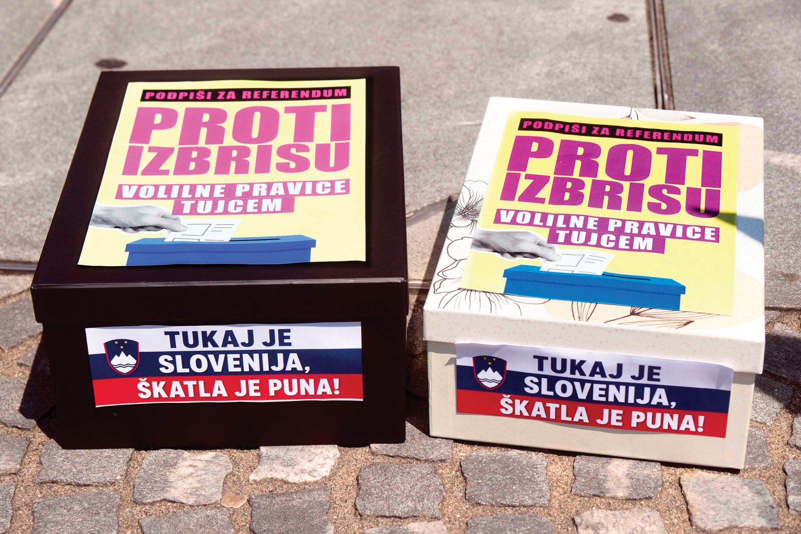 Vložitev podpisov za referendum proti izbrisu | Janez Zalaznik