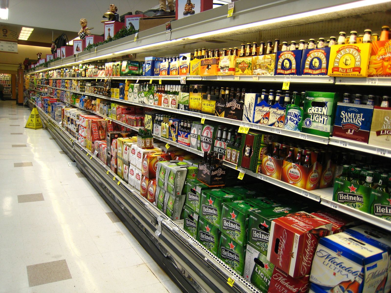 V nekaterih hrvaških mestih ponoči ne bo več mogoče kupiti alkohola