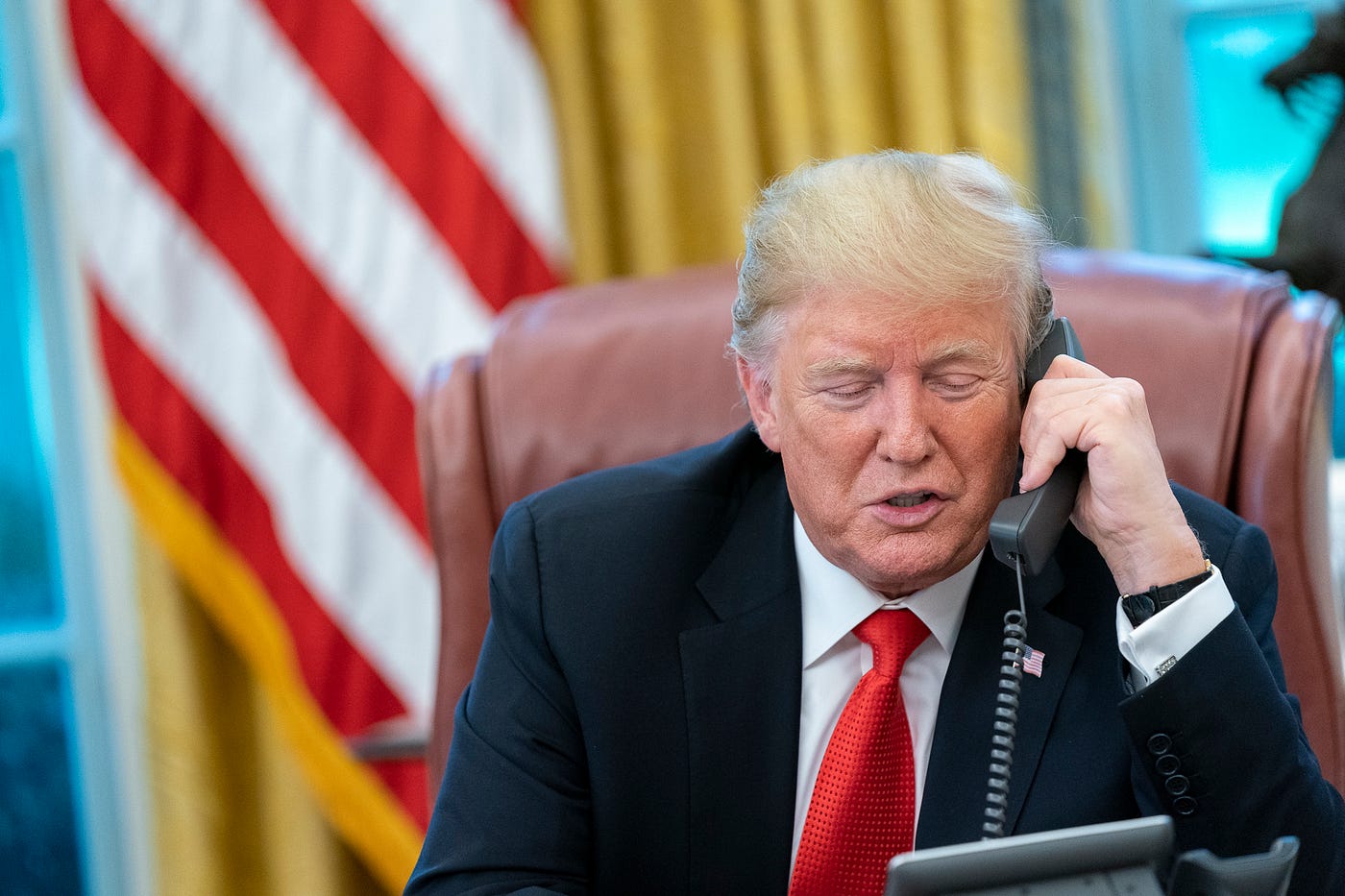 Trump v primeru atentata Iranu zagrozil s popolnim uničenjem