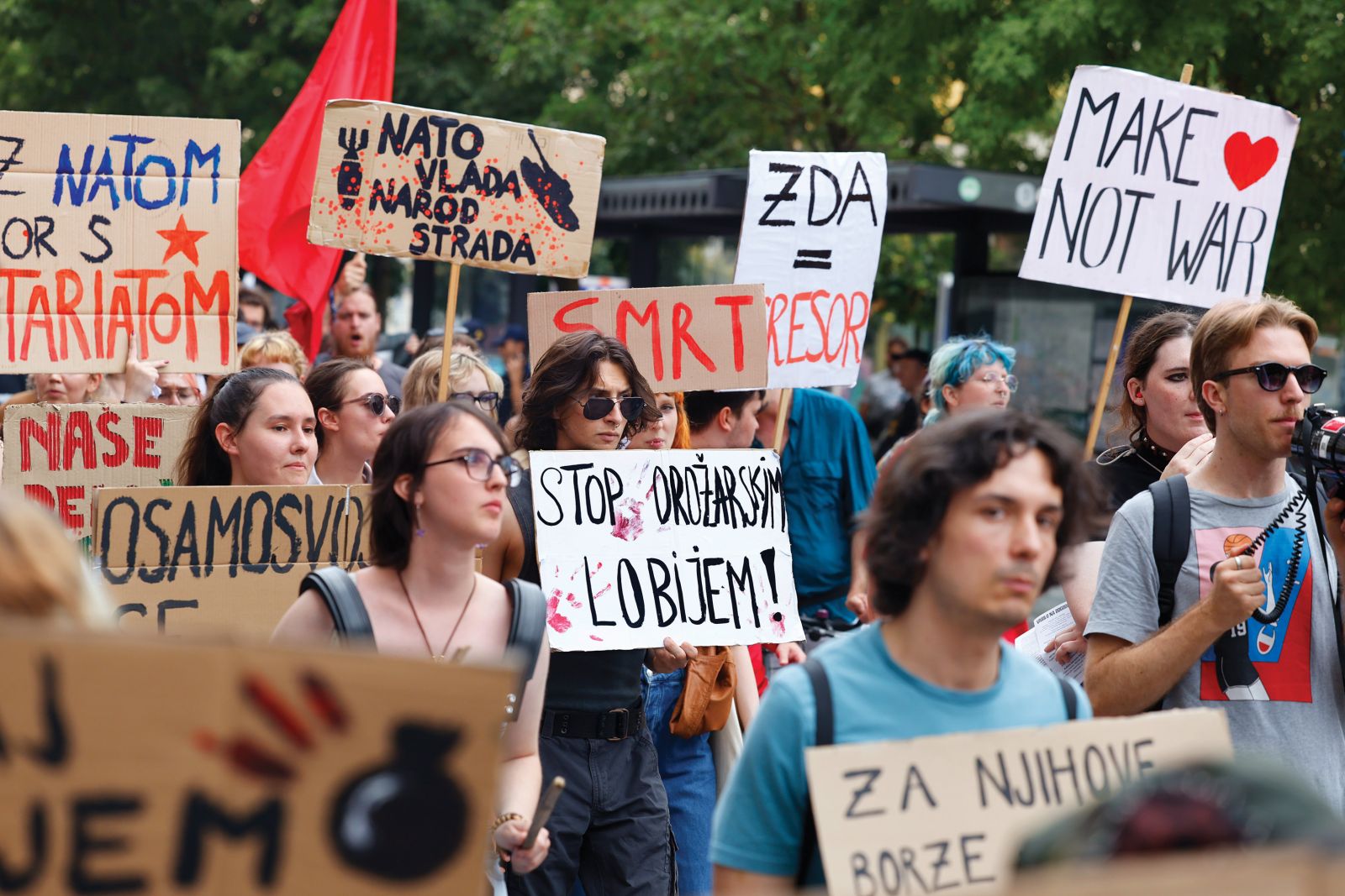 »Ne NATO – mir nam dajte!« – protestni shod Študentskega društva Iskra | Borut Krajnc