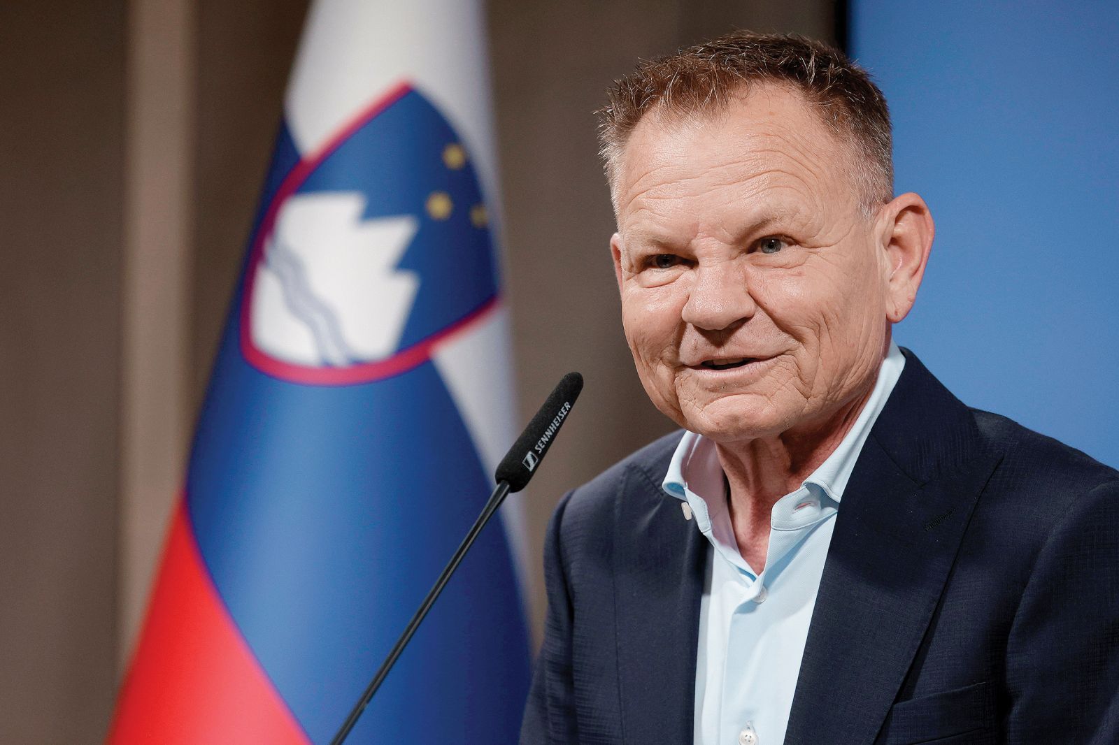 Franci Matoz, zaupnik Janeza Janše in velik profiter pri preprodaji bioplinarn. Slabo upravljanje državnega premoženja mu je prineslo milijonski zaslužek. Mu zaupamo sedaj, ob ustanavljanju demografskega sklada?