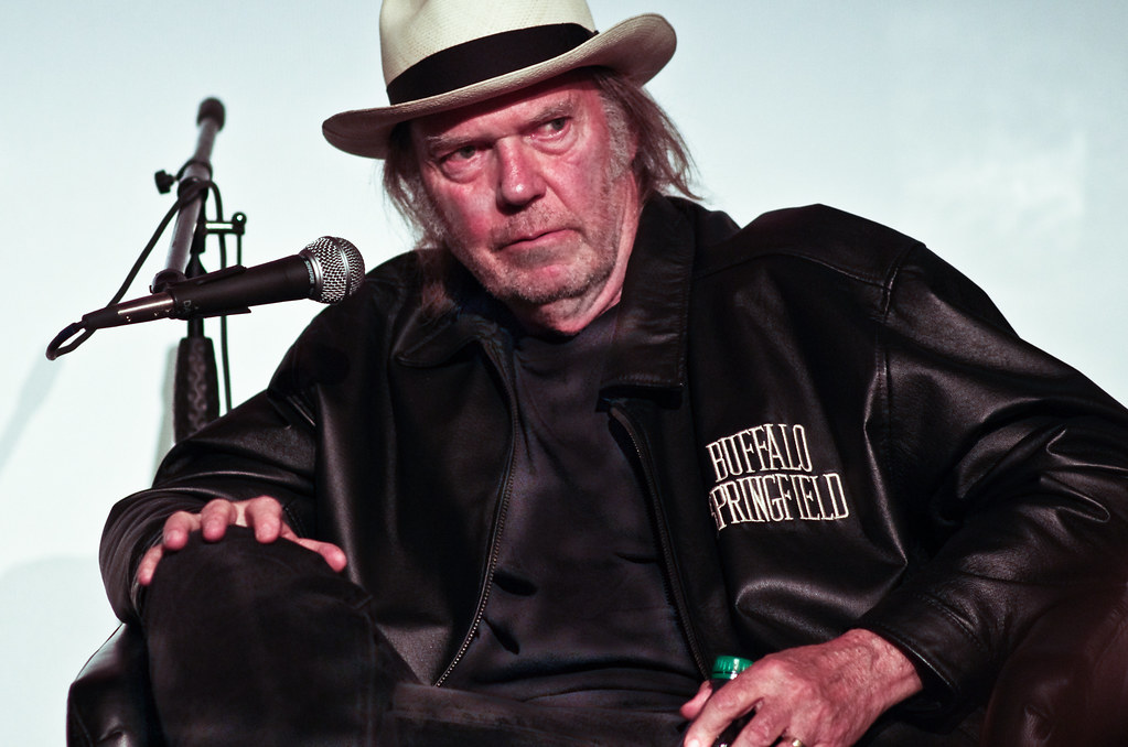 Neil Young / »Upamo, da je Trumpova vlada le začasna«