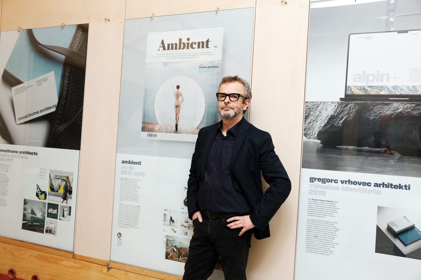 Ivan Ilić: Case Study: grafično oblikovanje za arhitekturo 2005–2025, galerija Dessa, LJ | Borut Krajnc