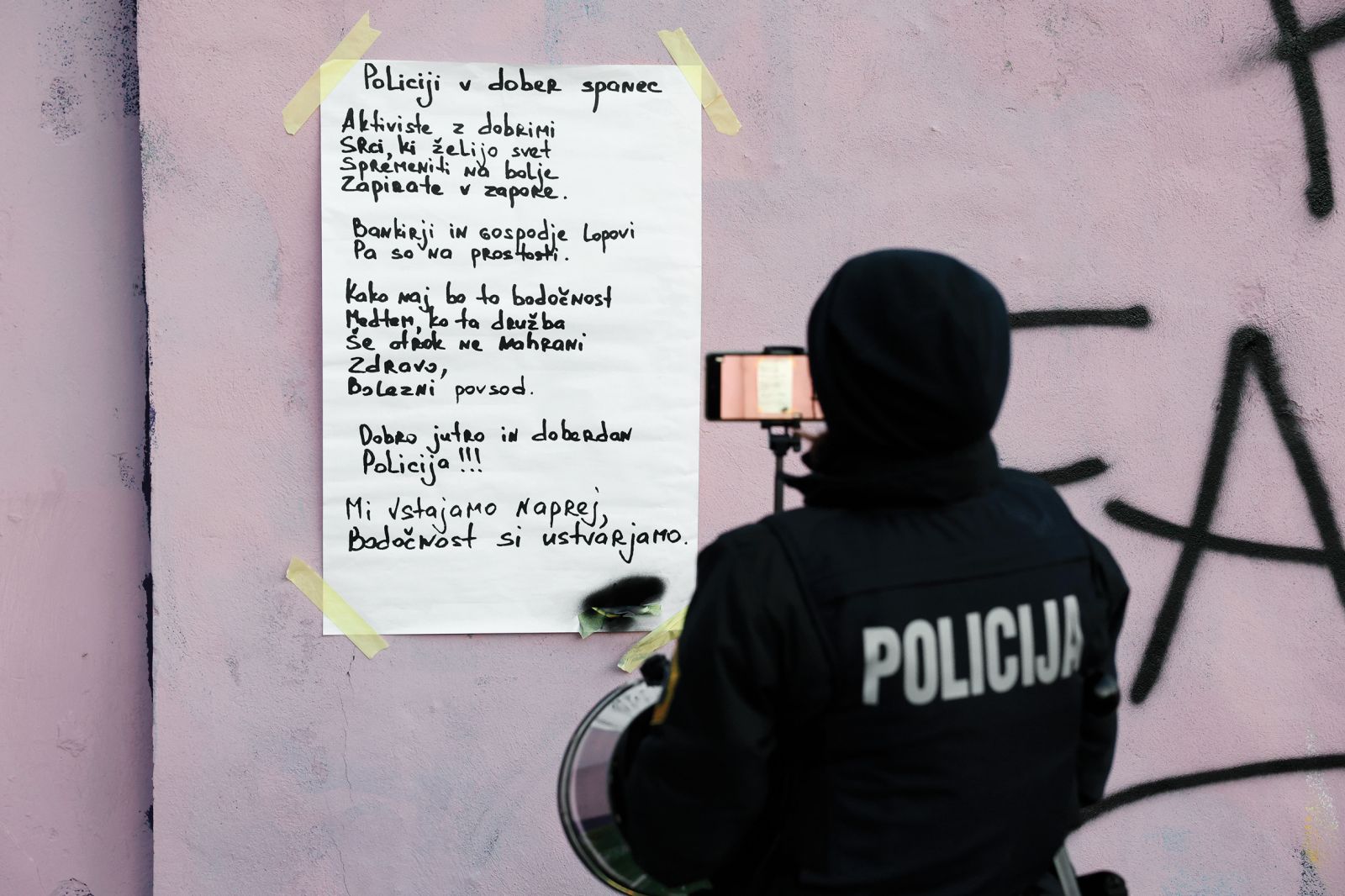 Protest pred Tovarno Rog ob 5. obletnici nasilne izselitve Avtonomne tovarne Rog | Borut Krajnc