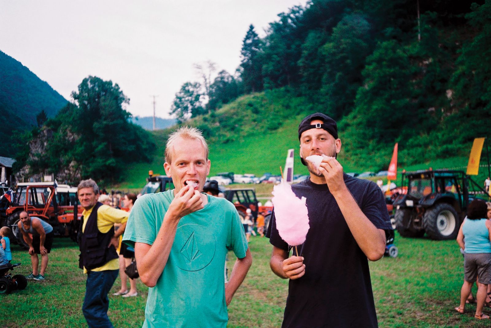 Matjaž Rušt (levo) in Robert Marin (desno) sta prve fotografije pod skupnim projektom brez pričakovanj objavila na nekdaj priljubljeni spletni platformi Tumblr, približno petnajst let in stotine fotografij kasneje sta uveljavljen fotografski tandem.