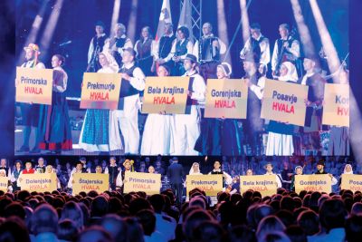 Čisti Slovenci: Slovenija, kot jo vidi trenutna oblast, na državni slovesnosti ob 35. obletnici razglasitve samostojnosti in neodvisnosti