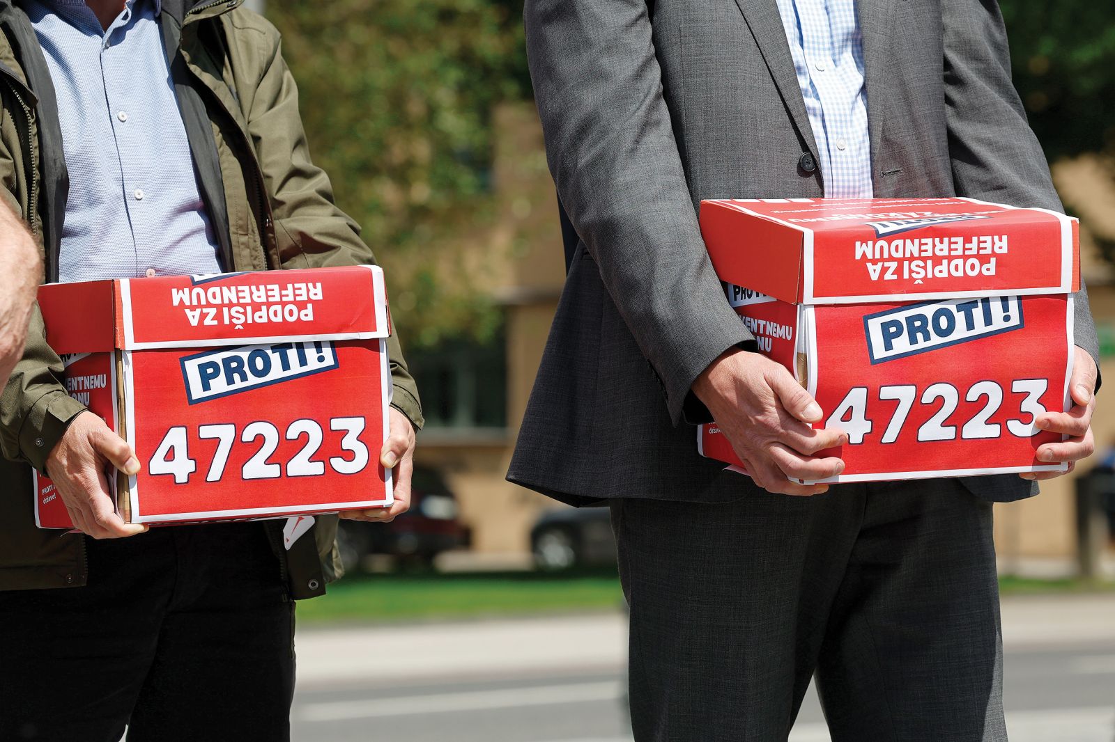 Proti »zakonu za razkroj Slovenije«