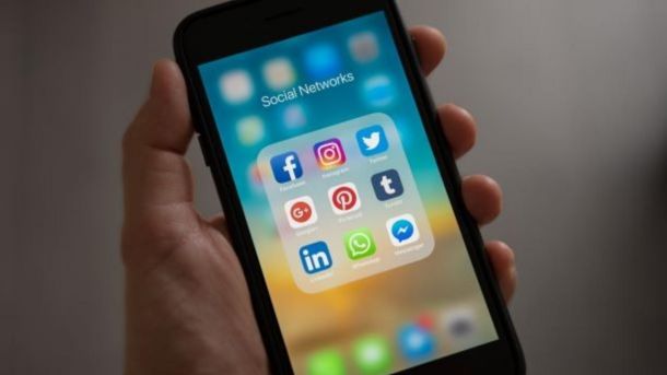Po Meti pod pritiskom tudi TikTok in Snapchat