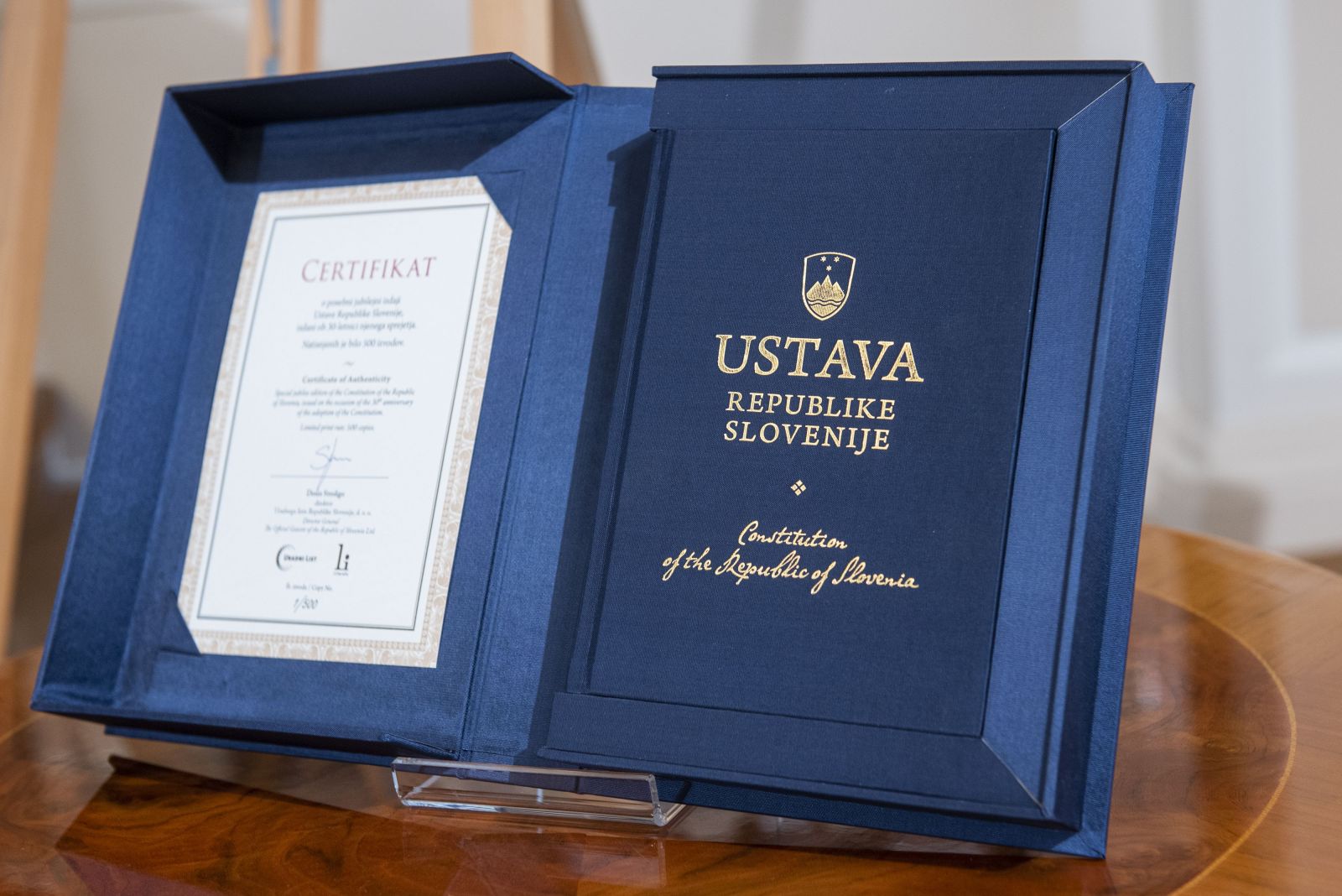 Ustava in Biblija
