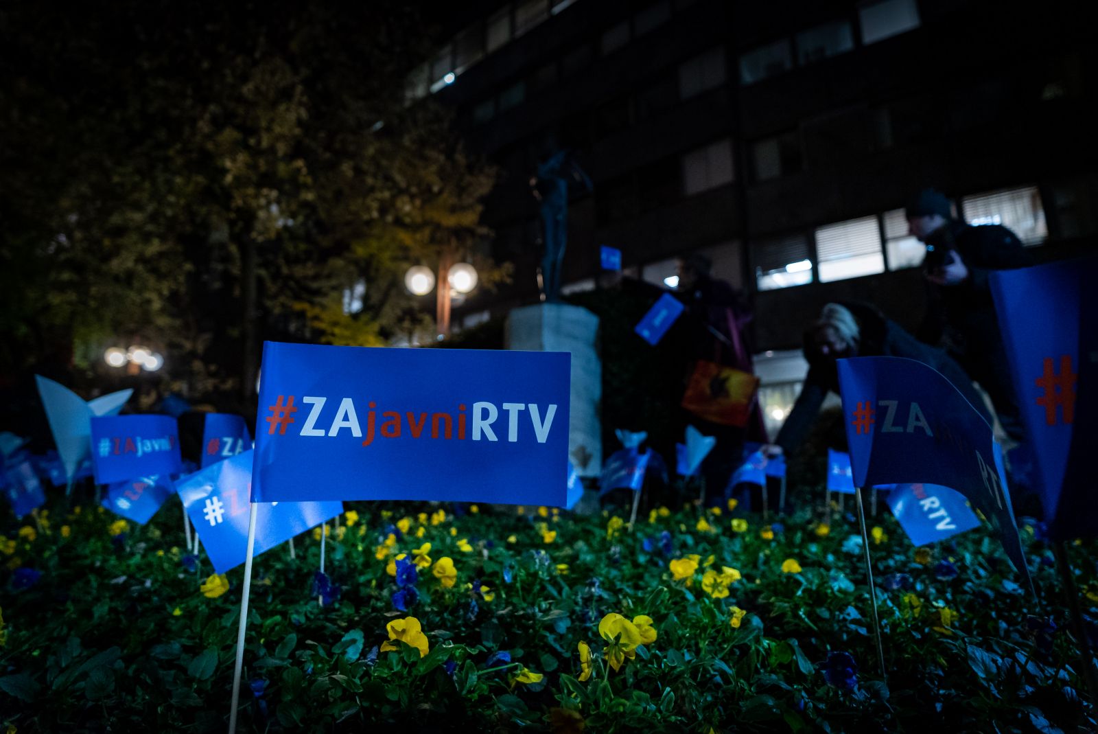 Aktualna politična oblast poziva k ukinitvi RTV-prispevka