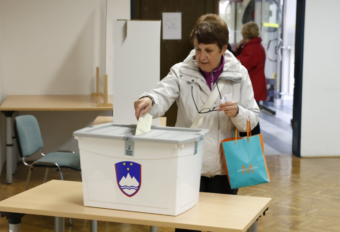 Referendum / Predčasno glasovanje mogoče še danes