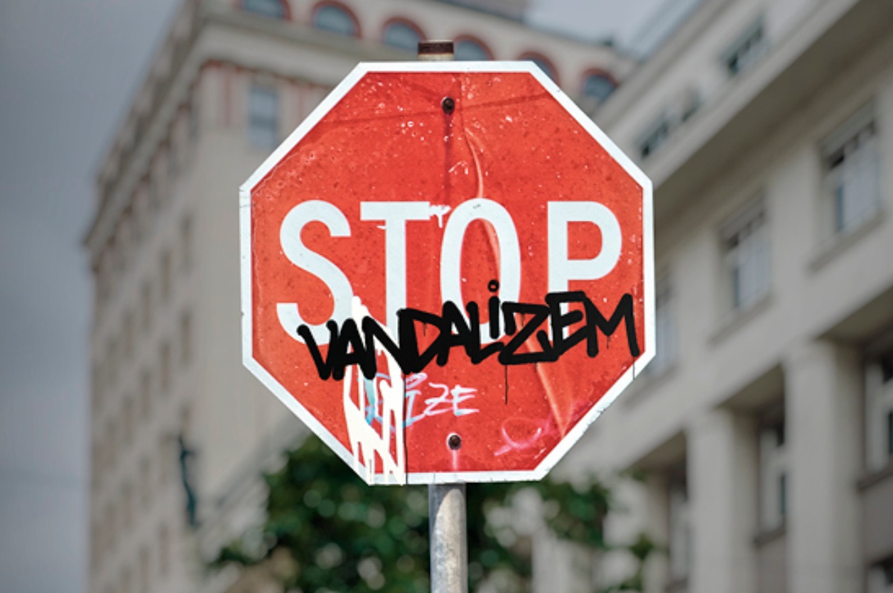 Proglas / Vandalizem kot nov nacionalni šport&nbsp;