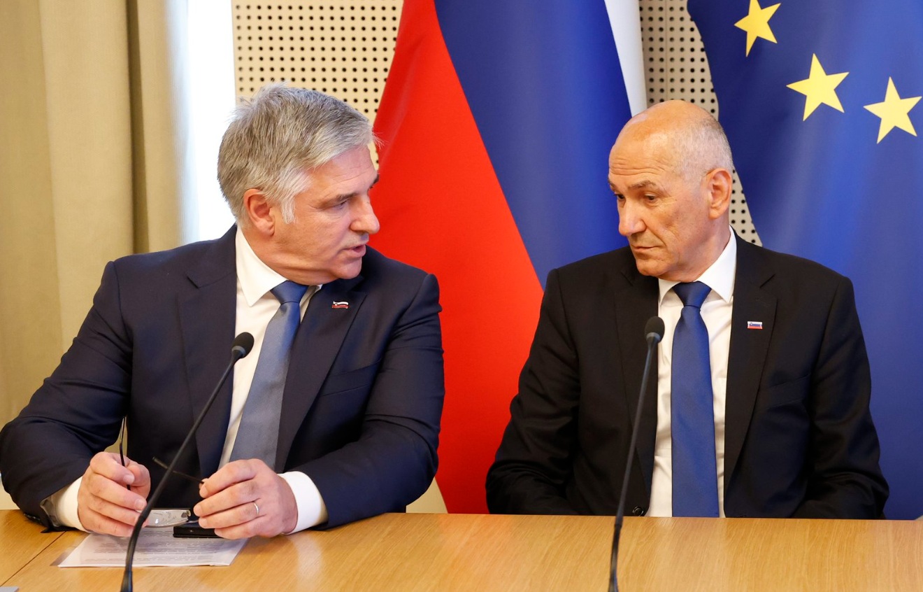 Zakaj bi moral oditi Marko Lotrič