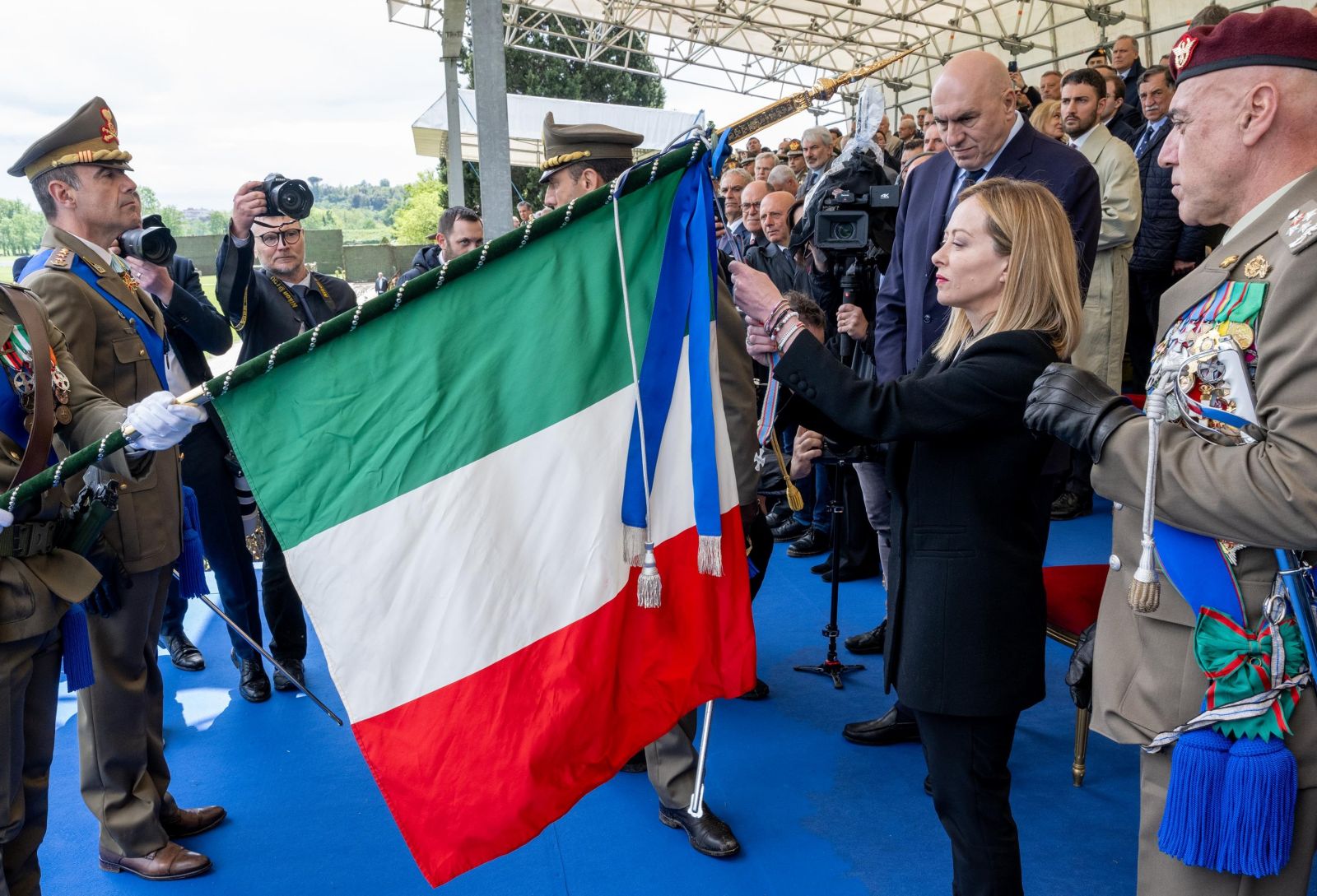 Italija namerava na ulice poslati vojsko