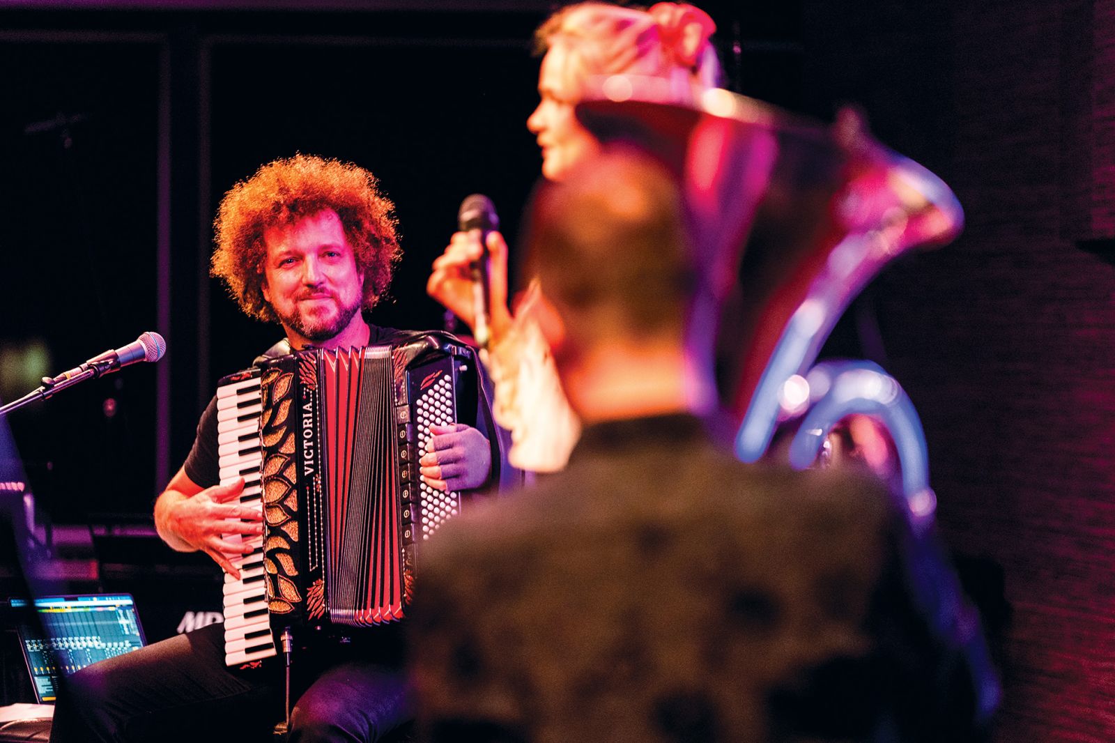 Festival Godibodi, Klub CD, Cankarjev dom, LJ: Janez Dovč & Laura Krajnc: Uglasbljena poezija Lili Novy | Marko Alpner