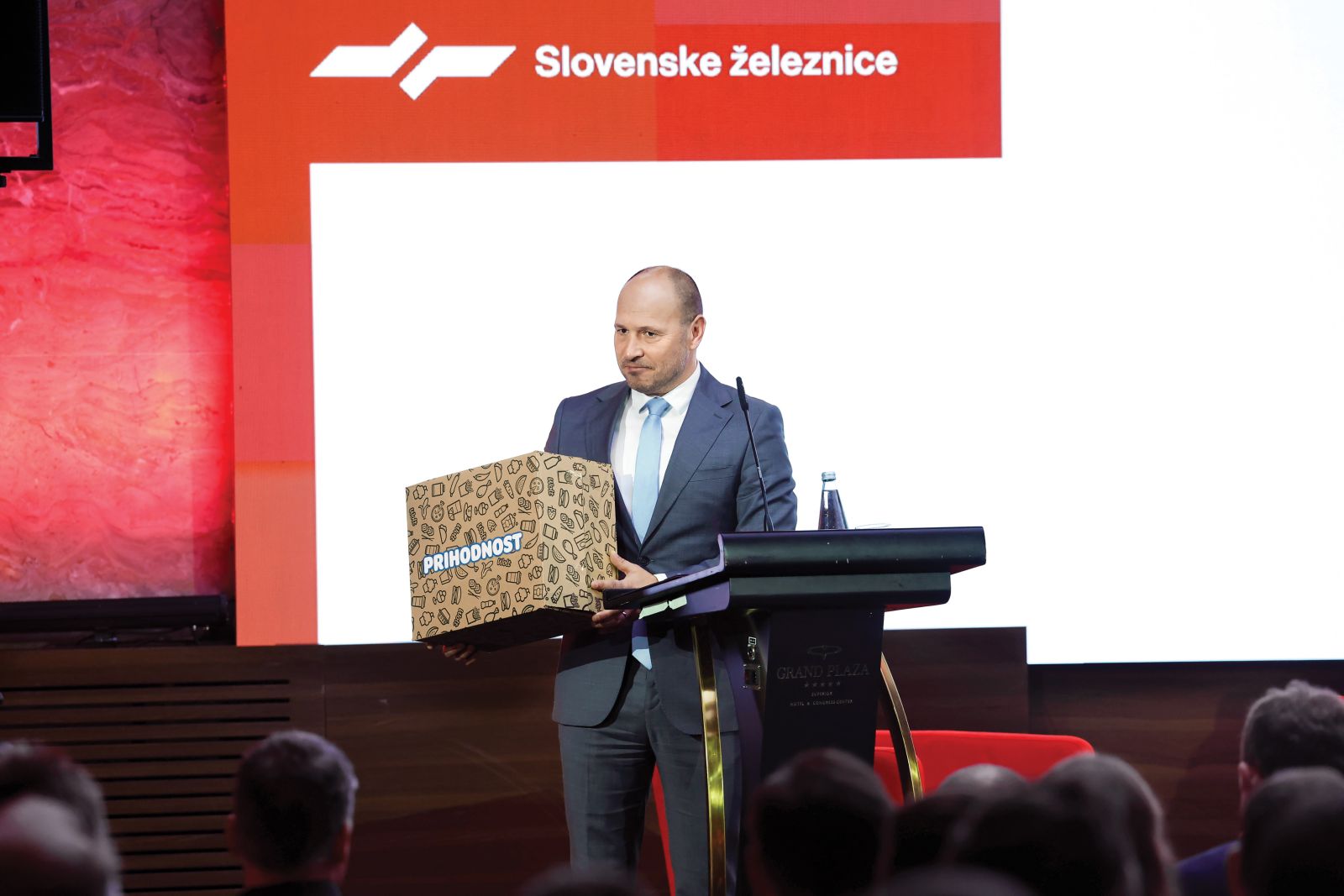 V čigavem imenu govori Vrtovec?