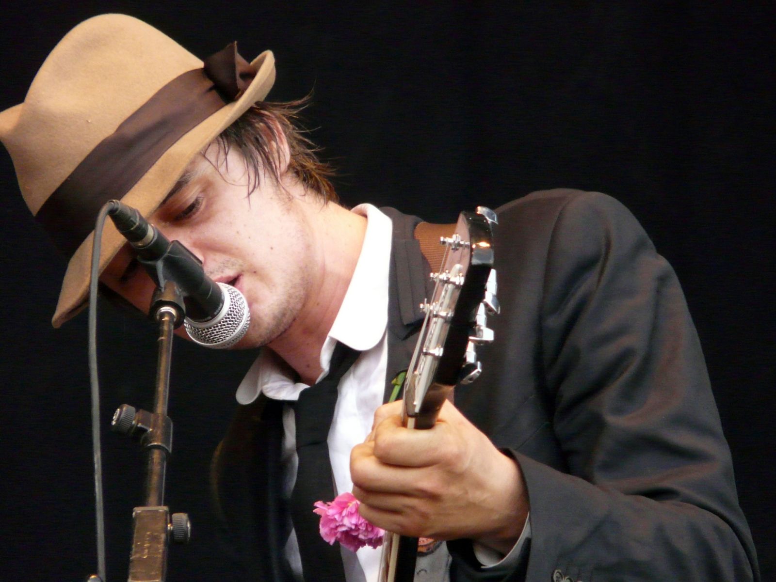 Peter Doherty na odru pred leti na odru v Madridu