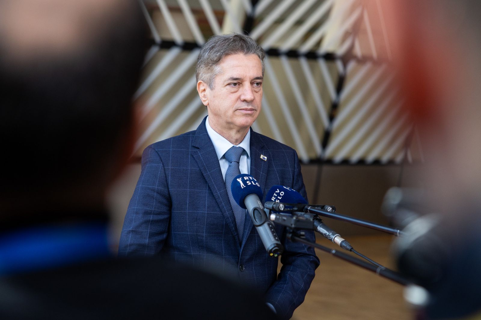 Robert Golob / »Nedopustno je, da se tuja politika vtika v slovensko sodstvo«