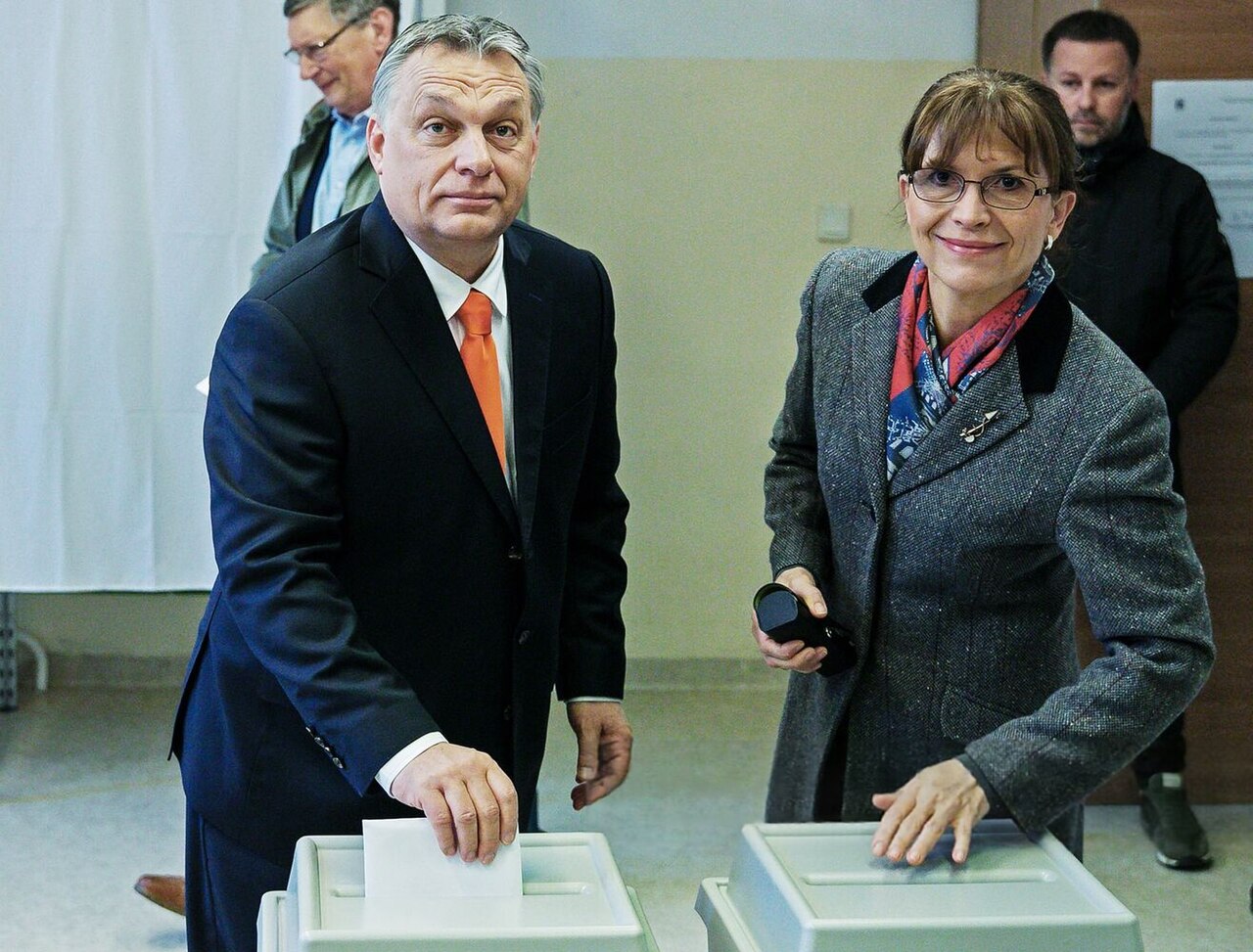 Kaj je Orbanov recept za dolg zakon?