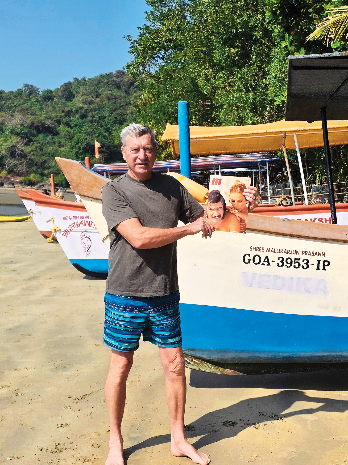 Nekdanji sodelavec Igor Cvelbar z izvodom, izdanim pred 54 leti, ko je še pisal iz daljne Azije, Goa, Indija | Bora Tilinger