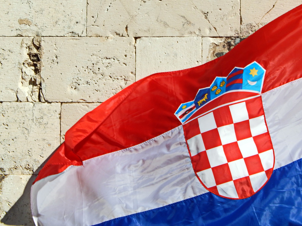 Srbija odsvetuje nenujna potovanja na Hrvaško