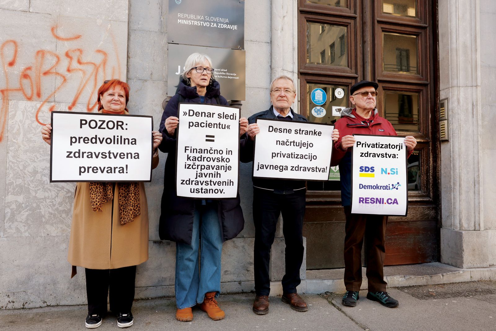 Zavajanje desnice o javnem zdravstvu