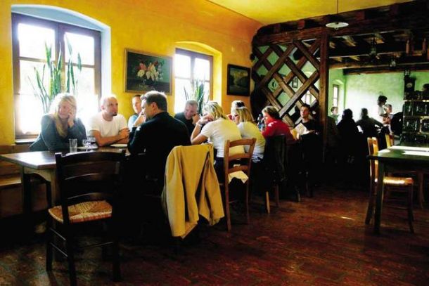 Kmetija odprtih vrat Na kurenu, Kuren nad Vrhniko