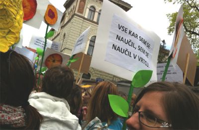 100.000 javnih uslužbencev danes stavka
