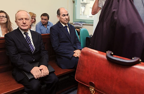 Jože Zagožen in Janez Janša na slovenski zatožni klopi