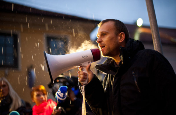 Uroš Lubej na protestu v Novem mestu