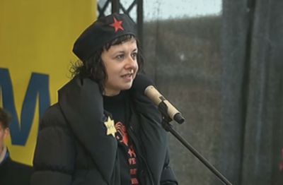 Lara Jankovič na novembrskih demonstracijah proti varčevanju in za socialno državo