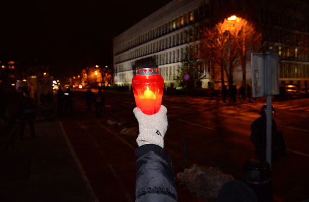 »Prišel je naš čas, prišel je čas vladavine slovenskega naroda, ne pa slovenske politične elite … Z vsakim, ki pride na protest, se vliva novo upanje. Zato vabljeni vsi v petek, 11. 1. 2013, na ulice in trge po vsej Sloveniji.«