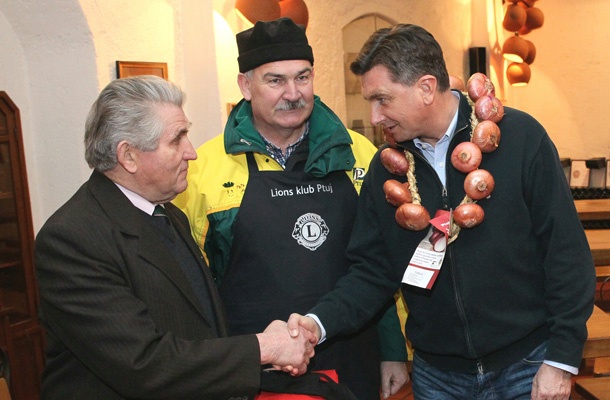 Predsednik Pahor na 'obarjadi'.