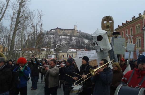 Povorka je krenila po Slovenski
