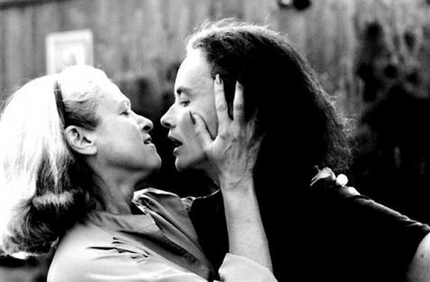 Edith Windsor (levo) in Thea Spyer v dokumentarnem filmu Edie in Thea: Zelo dolga zaroka (Edie & Thea: A Very Long Engagement).