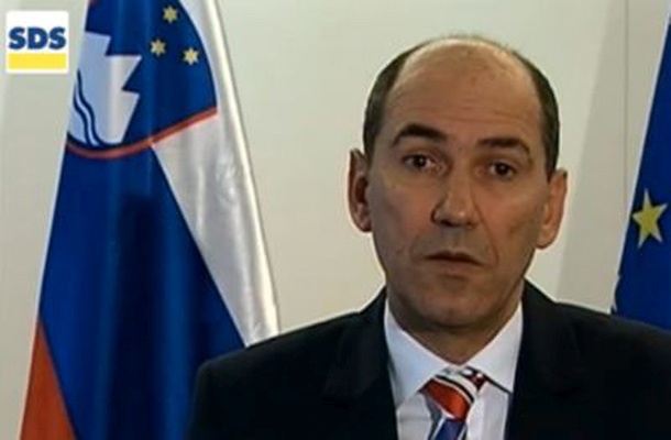 Podpisniki pisma opozarjajo, da Janševa izjava predstavlja primer neumestne uporabe judovskih oziroma holokavst analogij v političnem delovanju.