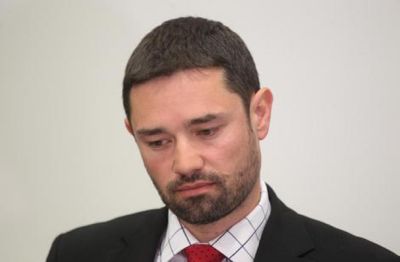 Predsednik uprave Nove Ljubljanske banke Janko Medja verjetno razmišlja, kako bo zdaj hodil na sestanke...