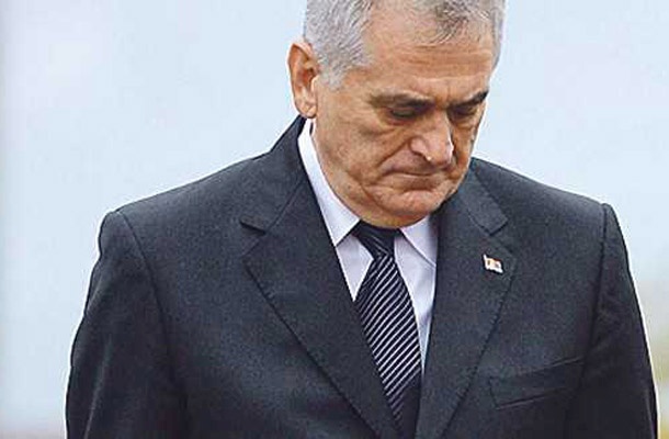 Srbski predsednik je zatrdil, da Srbija ne bo nikogar napadla in ogrozila, dokler se bo lahko pogovarjala, ne bo pa mogla mirno gledati, če bo kdo poskušal ponoviti dogodke izpred desetih let. 