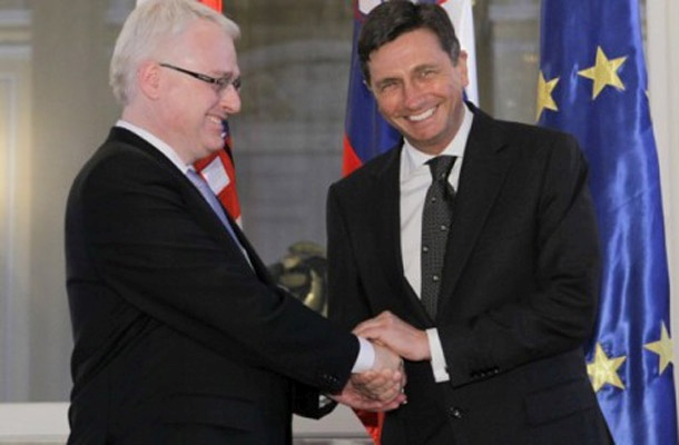 Po napovedih naj bi Pahor in Josipović prijateljske odnose med državama danes potrdila tudi s predsedniško deklaracijo.