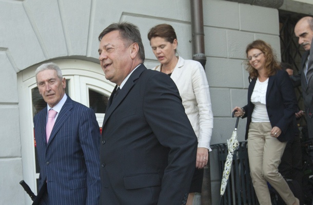 Pred parlamentarnimi volitvami