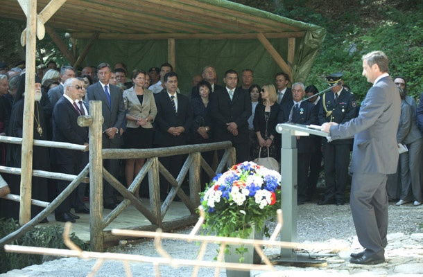 Ruska kapelica je simbol trpljenja ruskih vojakov v prvi svetovni vojni in hkrati simbol upanja v boljši svet, je dejal Erjavec.