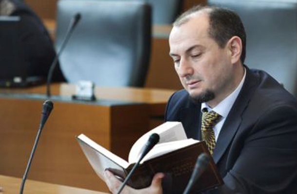 Gašpar Gašpar Mišič opozarja, da je zanimivo, da se v vsem času 'negativne kampanje' ni nihče ukvarjal z njegovim programom.