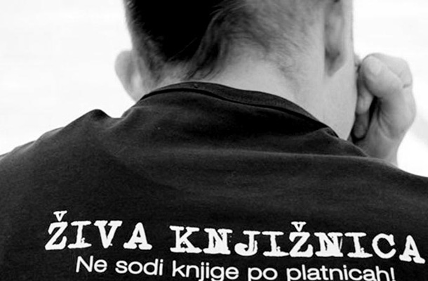 Kot pojasnjuje koordinatorka projekta Živa knjižnica Mateja Pačnik, gre za inovativen pristop k ozaveščanju o človekovih pravicah, predsodkih in stereotipih, ki se je v preteklosti že izkazal za uspešnega. 