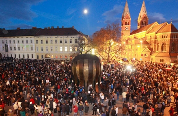 Prvemu protestu v Mariboru, kjer so ljudje zahtevali odstop tedanje vlade, so sledili še protesti tako zaradi lokalne kot državne politike.