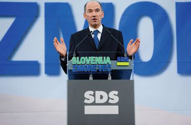 Predsednik SDS kaže, kako veliko odškodnino bo zahteval od novinarja Dela.