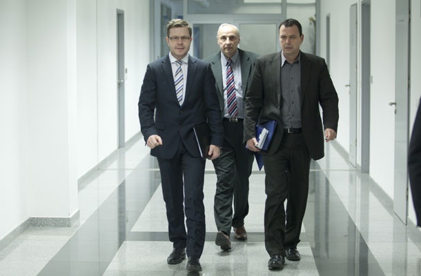 Direktor NPU Darko Majhenič, okrožni državni tožilec Jože Kozina in vodja specializiranega državnega tožilstva Harij Furlan