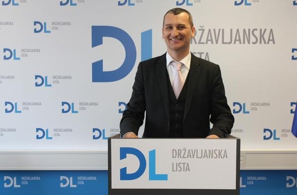 Razprava o interpelaciji bo čas in prostor za to, da se razčistijo dileme ter očitki in čas za to, da se koalicija prešteje, je interpelacijo zoper ministra Sama Omerzela komentiral vodja poslancev DL Rihard Braniselj.