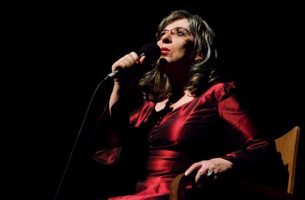 Svetlana Makarovič je nestrinjajne z družbenimi razmerami večkrat izrazila v besedilih in dejanjih.