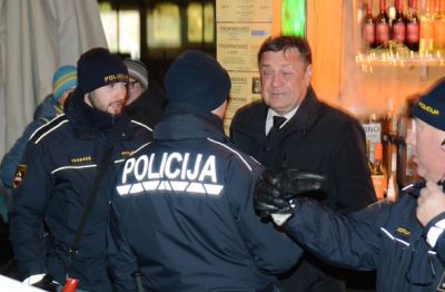 Pomoč policistov